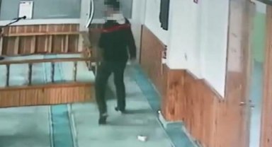 Sultanbeyli'de camiden hırsızlık yaptı