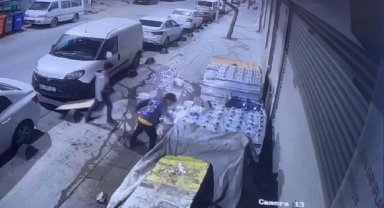 Sultangazi'de 2 çocuk pet su şişelerini böyle patlattı