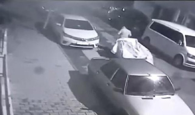 Sultangazi'de yaşanan hırsızlıklar güvenlik kamerasında