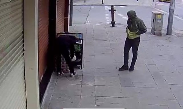 Sultangazi'de yaşanan hırsızlıklar kamerada