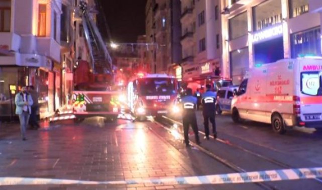 Taksim Meydanı'nda 6 katlı otelde yangın; tadilat yapan işçileri itfaiye kurtardı