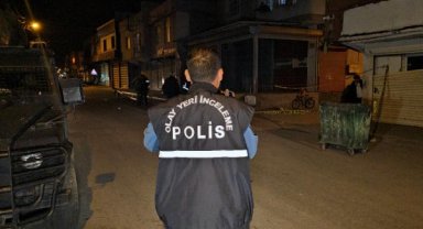 Tantuni yerken, kaza kurşunuyla yaralandı