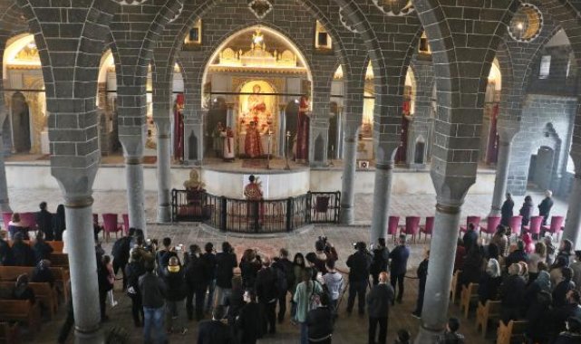 Tarihi Surp Giragos Ermeni Kilisesi'nde 8 yıl sonra ilk paskalya ayini