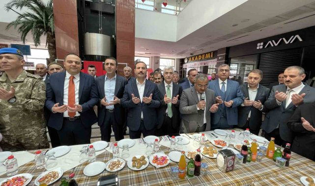 Tatvan'da bayramlaşma töreni yapıldı