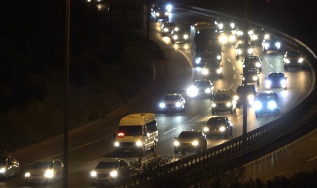 TEM Otoyolu'nun Kocaeli geçişine bayram trafiği yoğunluğu