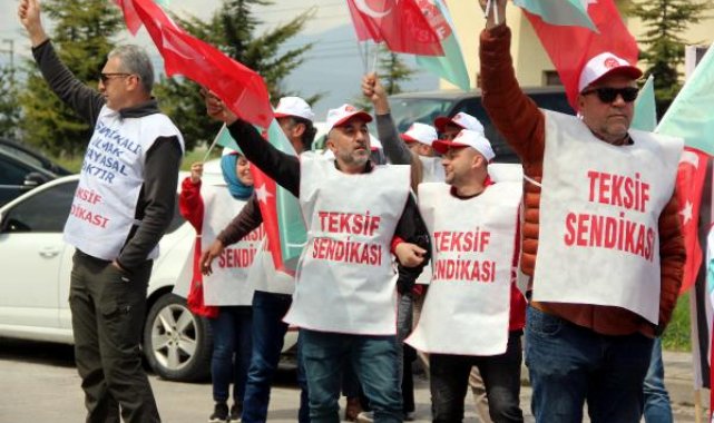 Terlik fabrikası önünde işten çıkarılan işçilerden eylem