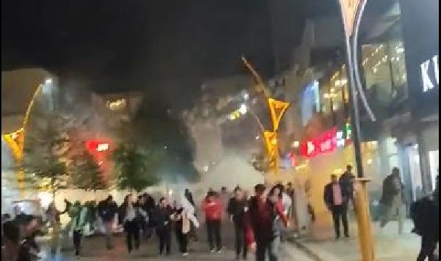 Terör örgütü elebaşı Öcalan için slogan atan HDP'lilere polis müdahale etti