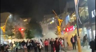 Terör örgütü elebaşı Öcalan için slogan atan HDP'lilere polis müdahale etti