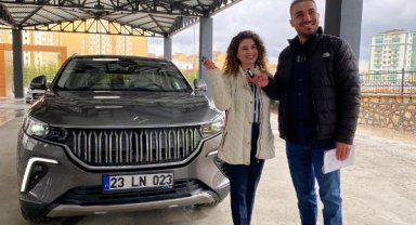 Togg, Elazığ'daki ilk sahibine teslim edildi