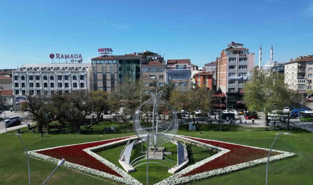 TOGG'un logosunu çiçeklerle işlediler
