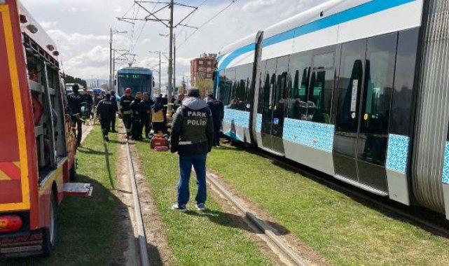 Tramvay altında kalan anne öldü, 5 yaşındaki oğlu yaralı