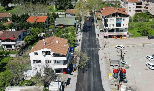 Tuğrul Caddesi'ne 550 ton sıcak asfalt