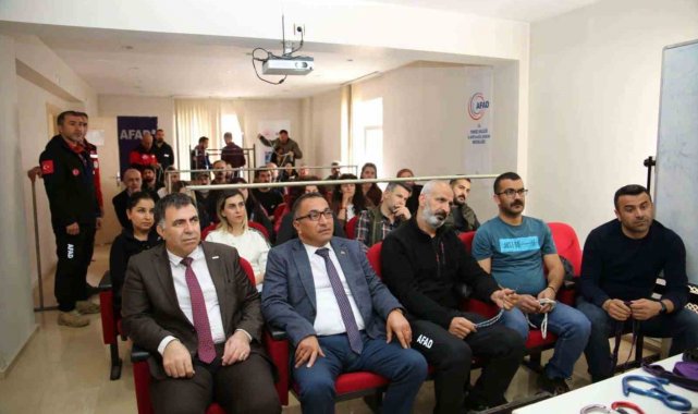 Tunceli'de MEB AKUB ekibine eğitim verildi
