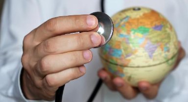 Türk saç ekimi kliniği rotasını Polonya'ya çevirdi 