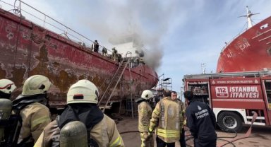 Tuzla'da gemi yangını
