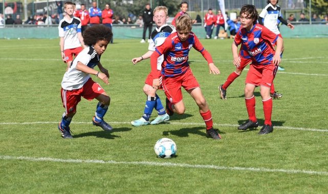 U12 İzmir Cup, tüm hızıyla devam ediyor