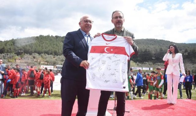 U12 İzmir Cup'ta görkemli açılış