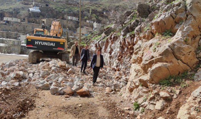 Uludere'de yeni yol açma çalışmaları başladı