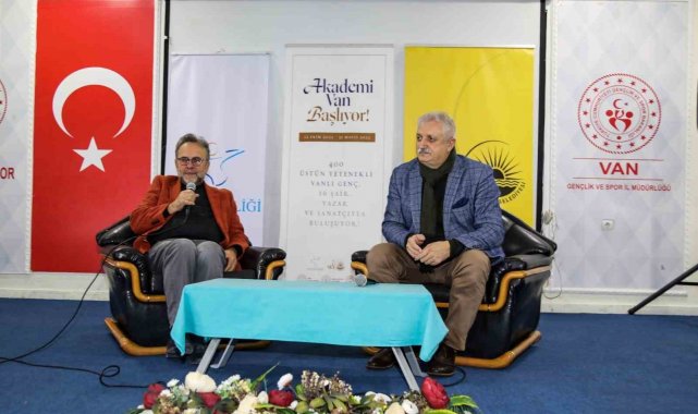 Ünlü Yönetmen İsmail Güneş gençlerle buluştu