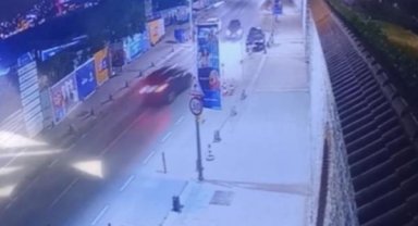 Üsküdar'da hatalı sollama sonucu yaşanan kaza kamerada