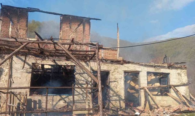 Uykuda yangına yakalandı, ikinci kattan atlayarak canını kurtardı
