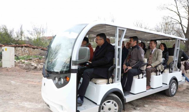 Vali Ali Çelik: "Elektrikli araçlar Aizanoi'yi keşfetmeyi kolaylaştıracak"