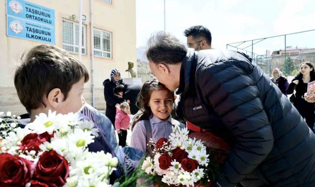 Vali Kızılkaya öğrenciler ile bir araya geldi