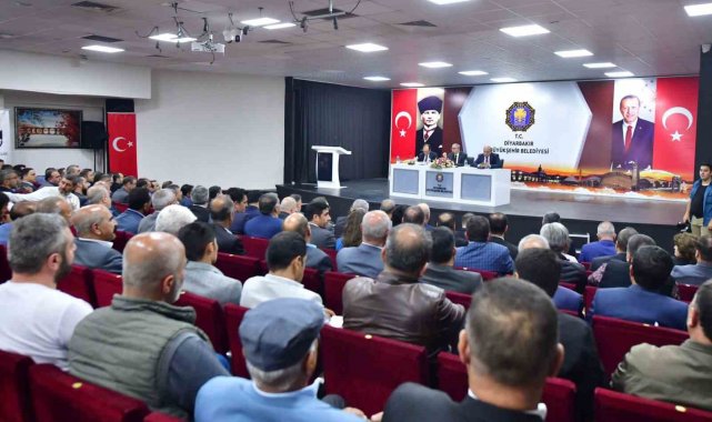 Vali Su, Sur ilçesi muhtarlarıyla bir araya geldi