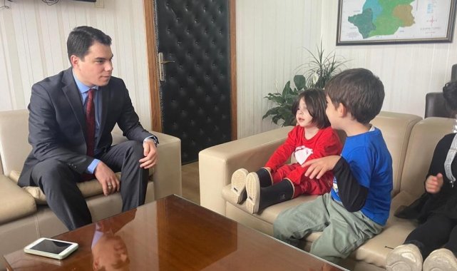 Vali Vekili Tuna, minik öğrencilerle buluştu