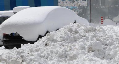 Van'da 83 yerleşim yerinin yolu, kardan kapandı