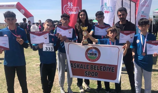 Voleybol da şampiyon Aşkale Gençlik spor