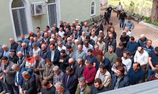 Yanan evin enkazında kemikleri bulunan kadın için gıyabi cenaze namazı