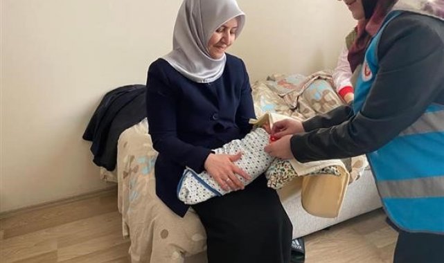 Yeni doğum yapan annelere bebek bohçası
