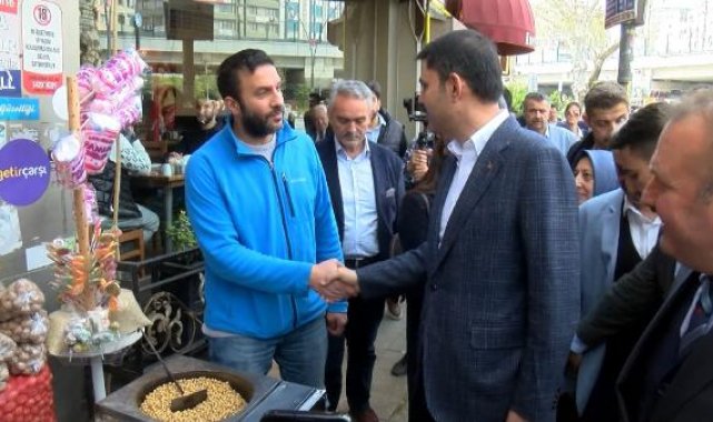 Yeniden Bakan Kurum Kartal'da seçim çalışmalarına devam etti