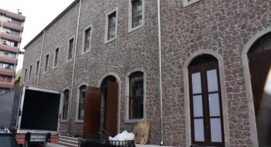 Yeniden inşa edilen İzmir İktisat Kongresi tarihi binası, açılışa hazırlanıyor
