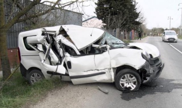 Yol kenarındaki TIR'a arkadan çarptı: 2 yaralı