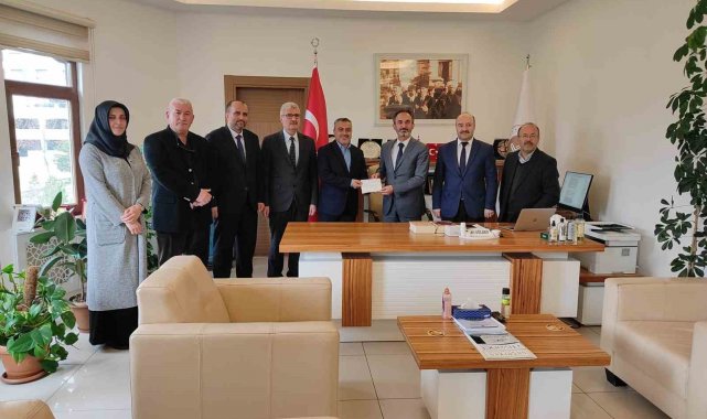 Yozgat'ta din görevlileri maaşlarını depremzedelere bağışladı