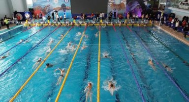 Yüzmede milli takım ve olimpiyat seçmeleri Edirne'de başladı