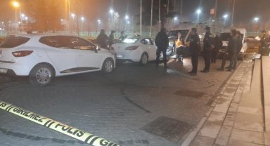 Zeytinburnu'nda otomobilde cansız bedeni bulundu