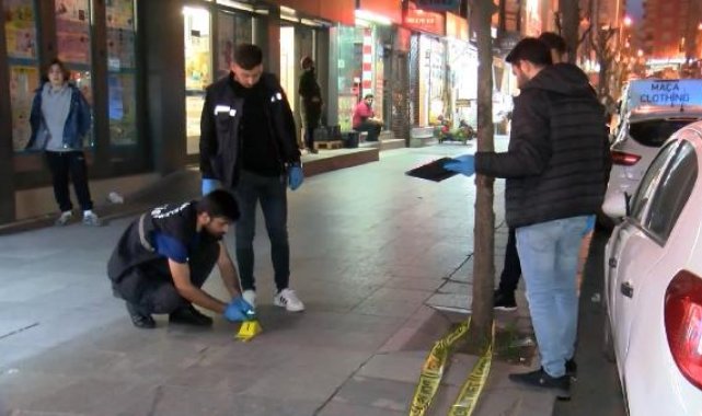 Zeytinburnu'nda silahlı saldırı kamerada: 1 yaralı