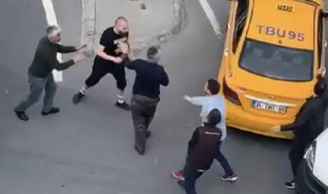 Zeytinburnu'nda tekmeli yumruklu trafik kavgası