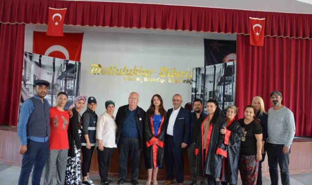 Zor Yaşamlar oyunu Gömeç'te sahnelendi