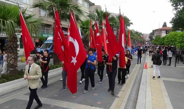 19 Mayıs Atatürk'ü Anma, Gençlik ve Spor Bayramı Edremit'te kutlandı