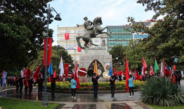 19 Mayıs etkinlikleri Atatürk Anıtı'ndaki törenle başladı