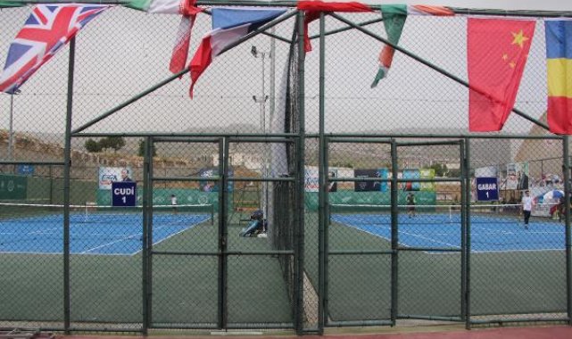 2'nci Uluslararası Cudi Cup Tenis Turnuvası 'Cudi ve Gabar' kortlarında devam ediyor