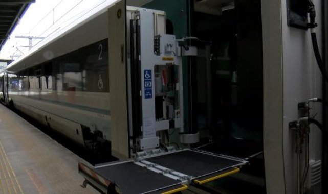324 yolcu kapasiteli ilk Milli Elektrikli Tren Marmaray Bakırköy İstasyonu'nda