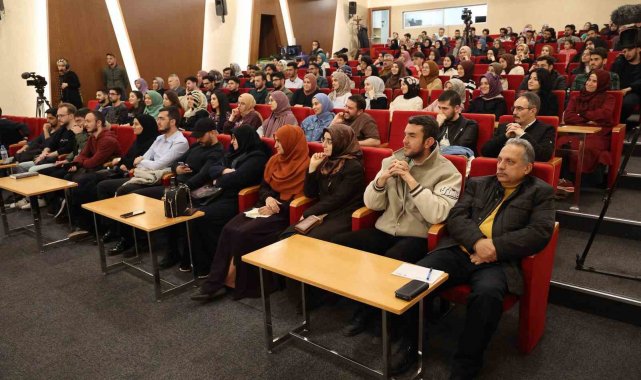 'Gençliğin Aklına Takılanlar'ı bu ay Altay Cem Meriç cevapladı