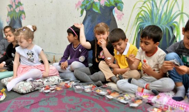 'Gönül Mutfağı'ndan her gün 13 bin depremzede öğrenciye kahvaltı