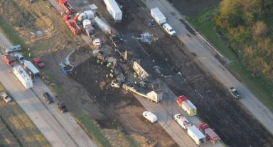 ABD'de 72 araç zincirleme kaza yaptı: 6 ölü, 37 yaralı