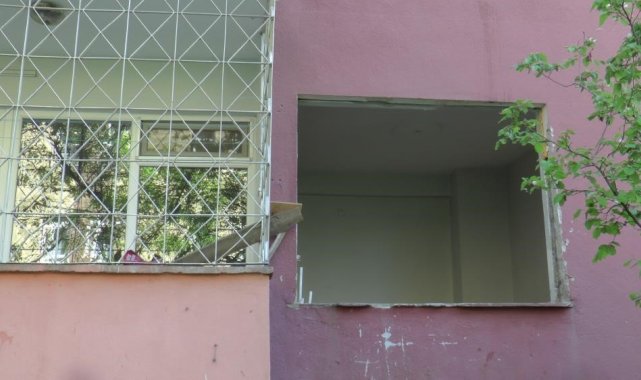 Ağır hasarlı binaların güvenliğini polis sağlıyor